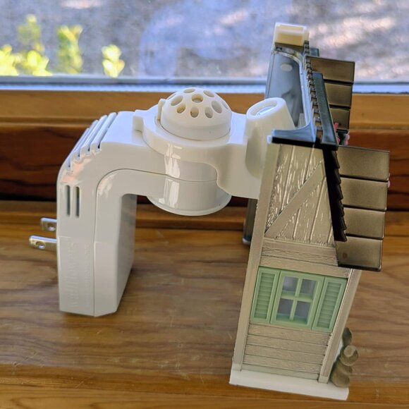 Bath & Body Works “Hello Spring” Nightlight Projector Wallflower Plug-In Retired - Picture 3 of 6